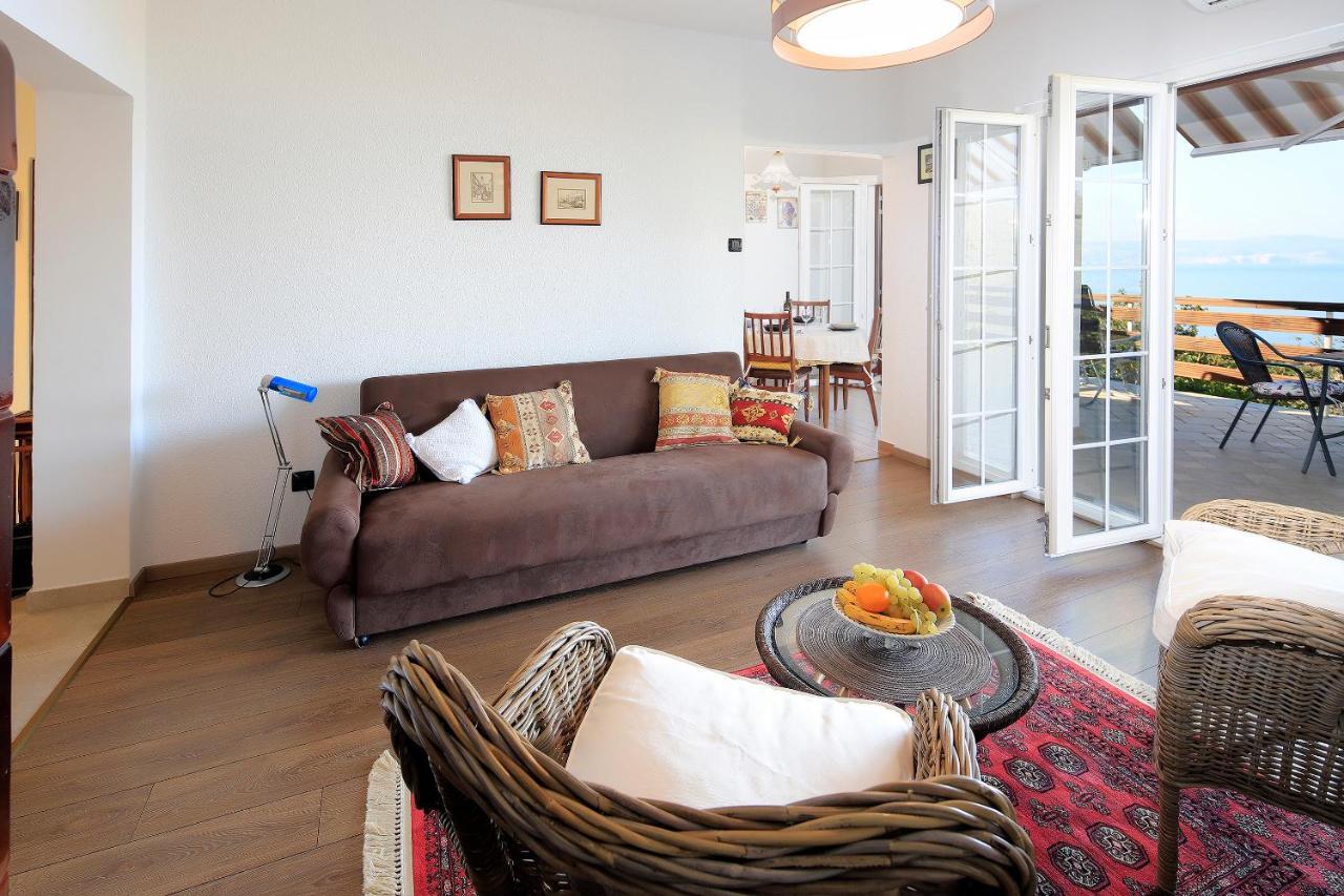Apartment Vincent With Beautiful Sea View Terrace Кленовица Экстерьер фото