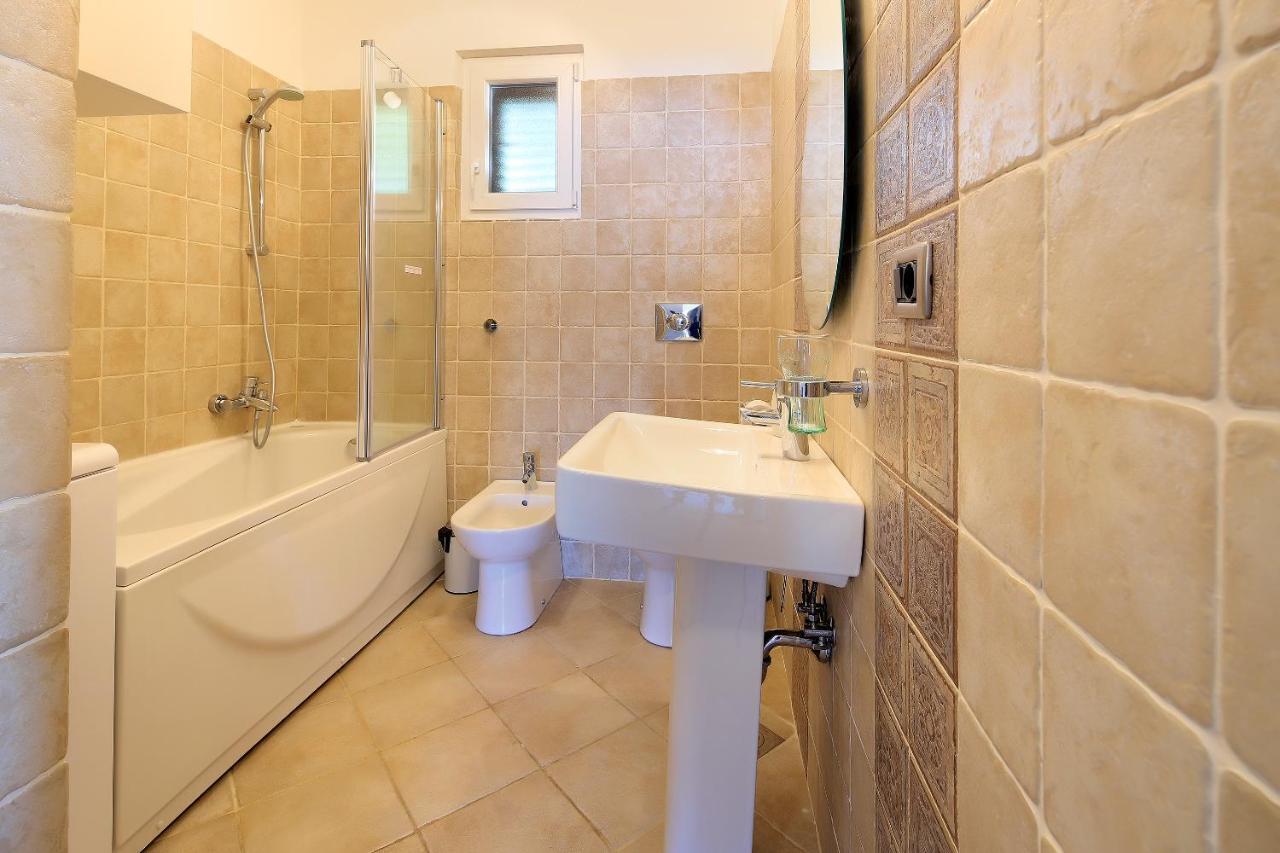 Apartment Vincent With Beautiful Sea View Terrace Кленовица Экстерьер фото